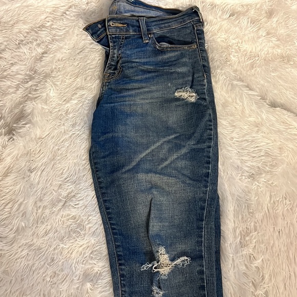 Old Navy Serrtheart Blue Jeans slightly stressed - Picture 5 of 5